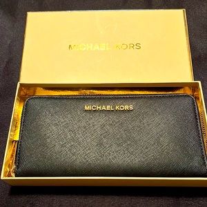 Michael Kors Saffiano Wallet